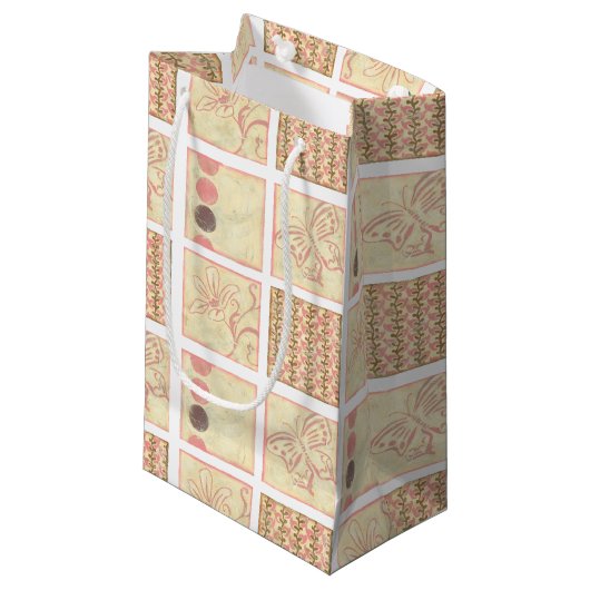 Pink Woodblock Zeichnungen von Chariklia Zarris Kleine Geschenktüte (Vorderseite Schrägansicht)