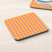 Pink Yellow Diamond Harlequin Schachbrett Pattern Getränkeuntersetzer (Linke Seite)