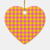 Pink Yellow Diamond Harlequin Schachbrett Pattern Keramik Ornament (Hinten)