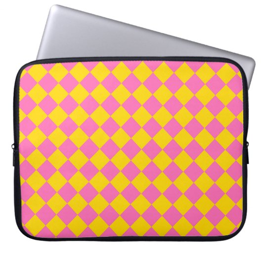 Pink Yellow Diamond Harlequin Schachbrett Pattern Laptopschutzhülle (Vorderseite)