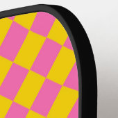 Pink Yellow Diamond Harlequin Schachbrett Pattern Pickleball Schläger (Linke Seite)