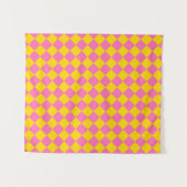 Pink Yellow Diamond Harlequin Schachbrett Pattern Wandteppich (Vorderseite (Horizontal))