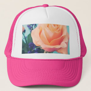 pink yellow rose with mint background truckerkappe