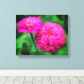 Pink Zinnia Blume Pair Leinwanddruck (Insitu (Holzboden))