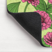 Pink Zinnias auf hellgrün Mousepad (Ecke)