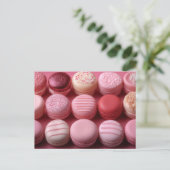 Pinke süße Macarones Valentinstag Postkarte (Stehend Vorderseite)