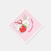 Pinkes Erdbeer-Hasen-Geburtstag Serviette (Ecke)