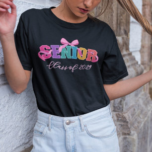 Pinkes Schleifen-Varsity-Letter Abschlussklasse Ja T-Shirt