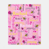 Pinkfarbene Bienen und Herzmädchen individuelle Na Fleecedecke (Vorderseite)