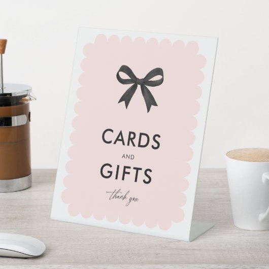 Pinkfarbene Karten und Geschenke-Brautparty Sockelschild (In SItu)
