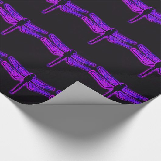 Pinkfarbene Libelle Geschenkpapier (Ecke)