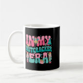 Pinkfarbene Nutracker-Kruste in meiner Nutracker-Ä Kaffeetasse (Links)