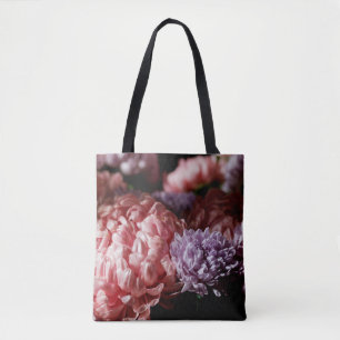 Pinkfarbener Bouquet mit lila aster Blume im Licht Tasche