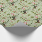 Pinkfarbener Eiffelturm mit zauberhaftem Frühling Geschenkpapier (Ecke)
