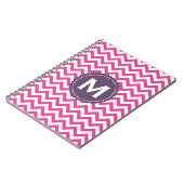 Pinkfarbenes weißes Monogramm-Zickzack Muster Notizblock (Linke Seite)