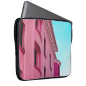 PINKKONKRETES GEBÄUDE LAPTOPSCHUTZHÜLLE (Vorne Rechts)