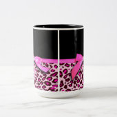 Pinkleoparddruckband-Bogengraphik Zweifarbige Tasse (Mittel)