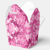 Pinks auf Pinks Geschenkschachtel (Geöffnet)