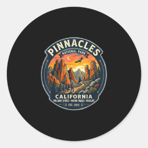 Pinnacles Nationalpark Kalifornien Retro-Wandern Runder Aufkleber