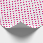 Pinsel auf Gemustertem weißem, weißem, weißem und Geschenkpapier (Ecke)