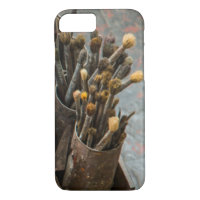 Pinsel für Künstler in alten, rustikalen Dosen