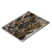 Pinsel für Künstler in alten, rustikalen Dosen Notizblock (Linke Seite)