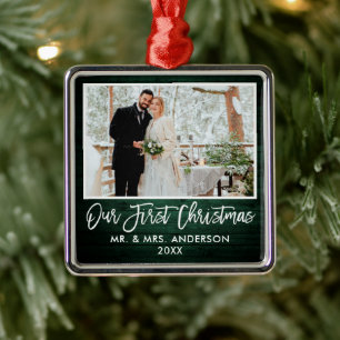 Pinsel Schrift Grün Holz Hochzeit Erstes Weihnacht Ornament Aus Metall
