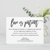 Pinsel Script-Liebe ist Patientenneue Datumskarte Save The Date (Stehend Vorderseite)