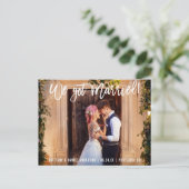 Pinsel Script Modern Wir Got Verheiratetes Foto Postkarte (Stehend Vorderseite)