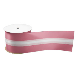 Pinsel und weiße Streifen Satinband