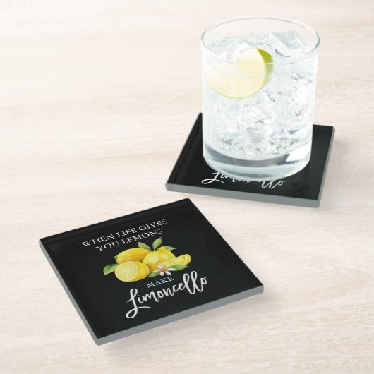 Pinselschrift Black Watercolor Lemons Limoncello Glasuntersetzer (Schrägansicht)