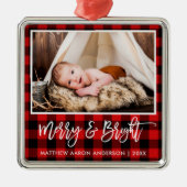 Pinselschrift Red Kariert Merry and Bright Baby Ornament Aus Metall (Vorne)