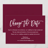 Pinselskript ändern Datum Burgundy-Karte Save The Date (Vorne/Hinten)