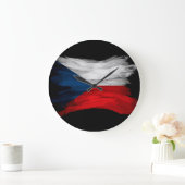 Pinselstrich unter der Flagge der Tschechischen Re Große Wanduhr (Zuhause)