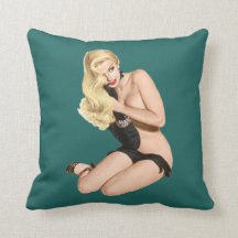 Pinup-Girl, die nichts als schwarze Handschuhe und