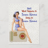 Pinup Girl & Funny Zitat "Was Bleibe?" Postkarte (Vorderseite)