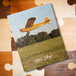 Piper J3 Foto, Spielnacht, Personalisiert Puzzle<br><div class="desc">Dieses faszinierende Rätsel, das für Piloten, Flieger und Rätselfreunde gleichermaßen konzipiert ist, bringt die Spannung des Rotorcraft Stück für Stück zum Leben. Ob Sie ein erfahrener Pilot sind oder einfach nur die Präzision und den Power des Fluges bewundern, dieses Rätsel bietet eine lustige und lohnende Herausforderung. Eine tolle Art, Zeit...</div>