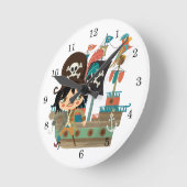 Pirat und Piraten-Schiff Runde Wanduhr (Winkel)