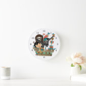 Pirat und Piraten-Schiff Runde Wanduhr (Zuhause)