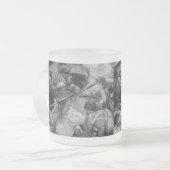 Pirate Battle Mattierte Tasse (Vorderseite Links)