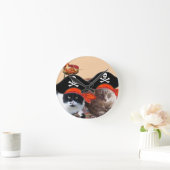 PIRATE CATS, sprechen wie ein Piratentag Runde Wanduhr (Zuhause)