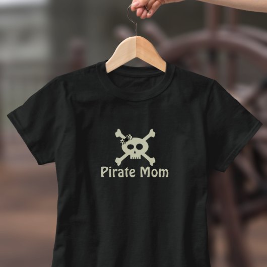 Pirate Mama Skull Crossbones Halloween T - Shirt