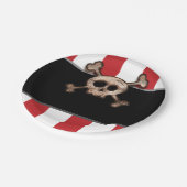 Pirate Skull & Crossbones Red White Birthday Party Pappteller (Schrägansicht)