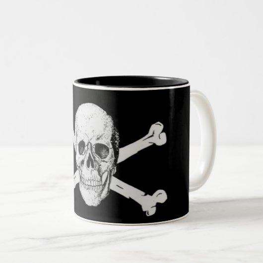 Pirate Skull und Crossbones Zweifarbige Tasse (VorderseiteRechts)