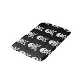 Pirate Skulls Crossbones Nahtloses Muster Badematte (Schrägansicht)