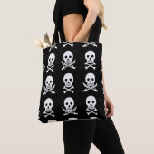 Pirate Skulls Crossbones Nahtloses Muster Tasche (Von Nahem)