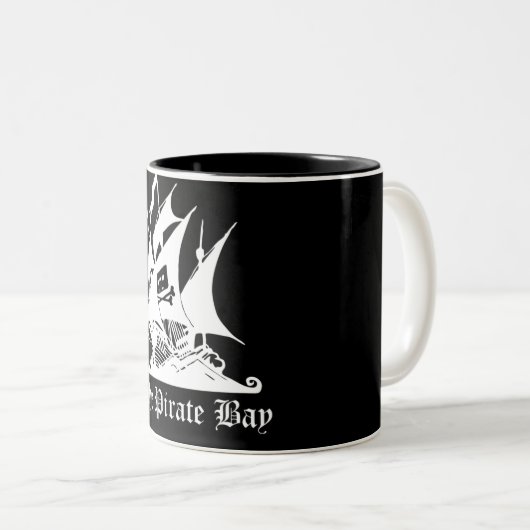 Piraten-Bucht-Tassen-Schwarzversion Zweifarbige Tasse (VorderseiteRechts)
