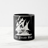 Piraten-Bucht-Tassen-Schwarzversion Zweifarbige Tasse (Mittel)
