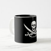 Piraten-Flaggen-Schädel und gekreuzte Zweifarbige Tasse (Vorderseite Links)