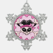Piraten-Prinzessin Kitty Skull Schneeflocken Zinn-Ornament (Vorderseite)